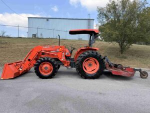 Kubota M9000